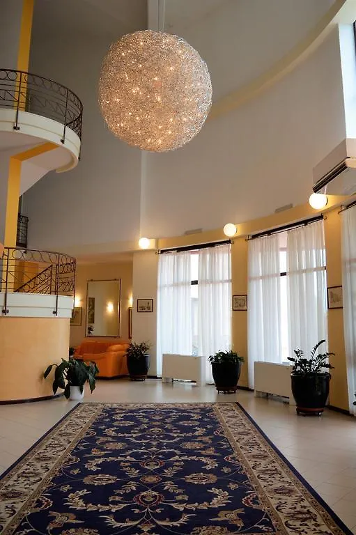 Rodia Inn 오리스타노 호텔